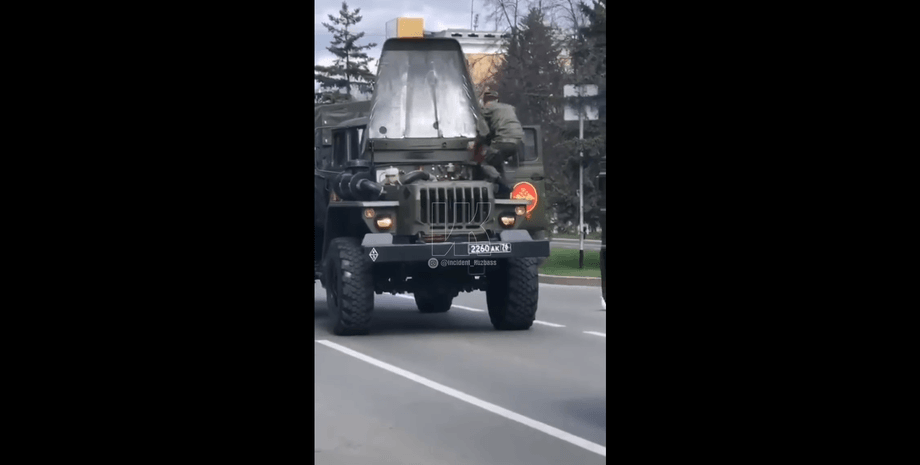 9 мая, день победы, кемерово, россия, загорелась машина, парад победы, военная машина, загорелась, рф