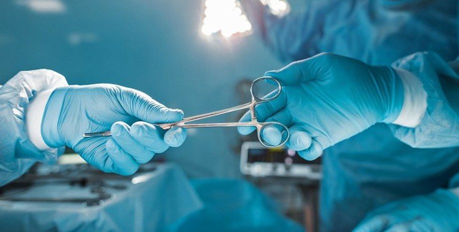 хирурги, руки, интсрументы