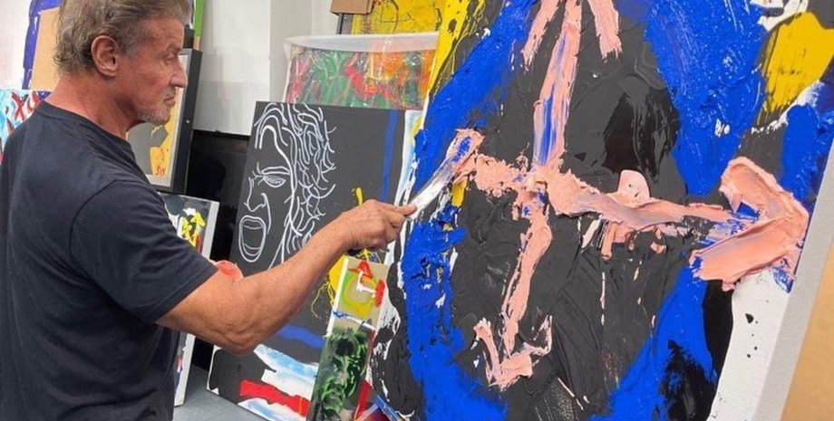 Сильвестр Сталлоне рисует