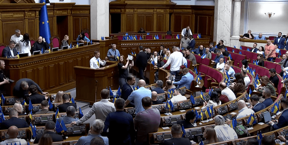 В Раде проголосовали за закон о НАБУ и САП от Владимира Зеленского