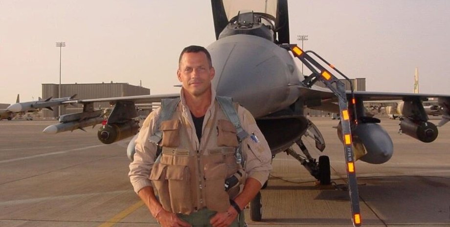 иностранный пилот, юрий игнат, Дэн Хэмптон, война в украине, законодательство, армия украины, всу, иностранцы в ВСУ