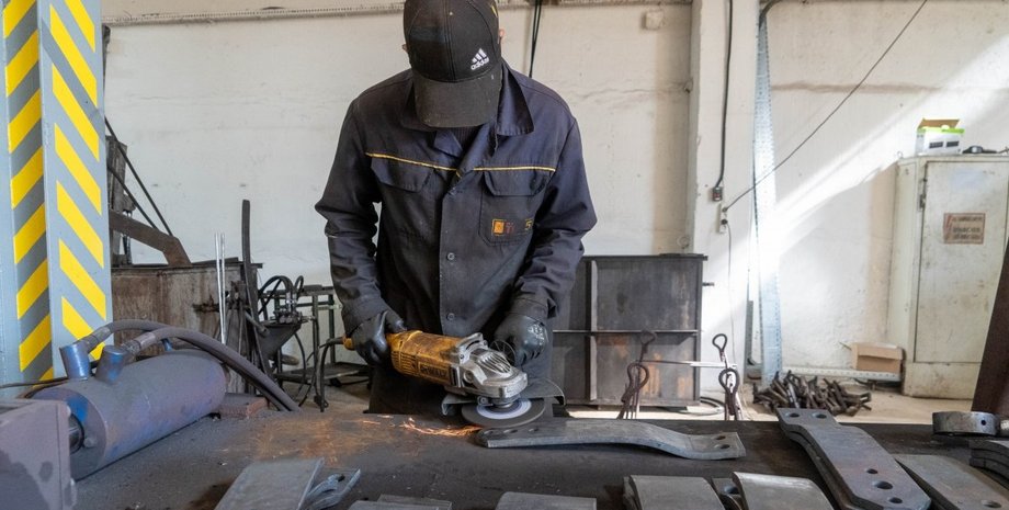 Работа в Украине, вакансии в Украине, рынок труда, дефицит кадров, какие зарплаты предлагают