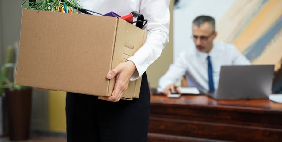 чоловік звільнення робота Чоловік звільнився з роботи, а його "незабутній" останній день підкорив інтернет (відео)