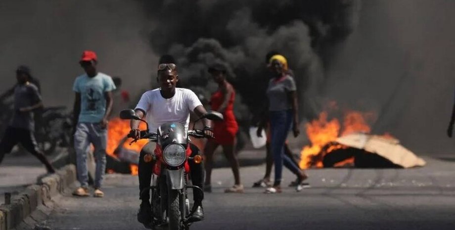 гаити, банды, отставка, война, колония, аэропорт