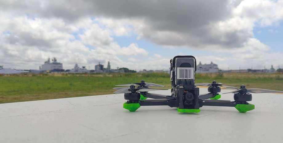 поставка дронов