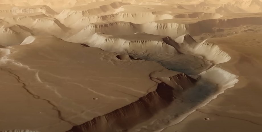 Лабиринт ночи, Марс, долина Маринера