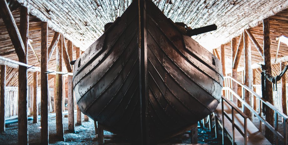 Норвежские поселенцы, Гренландия, исследования викингов, потерянное поселение, европейская колонизация, историческое наследие, потомки, археологические находки, история Гренландии, викинги