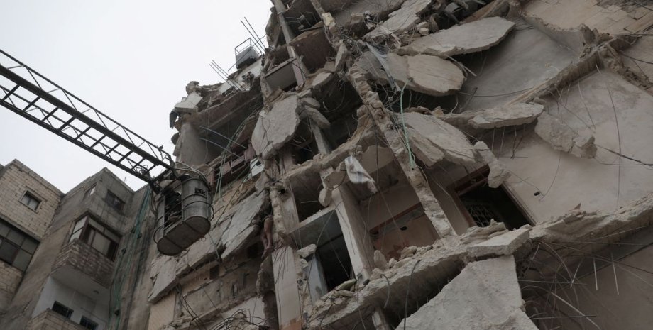 Землетрясение Турция разрушения завалы спасательные работы