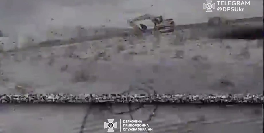 новини харкова, екскаватор, окопи рф, позиції рф, новини харківщини, прикордонники знищили екскаватор