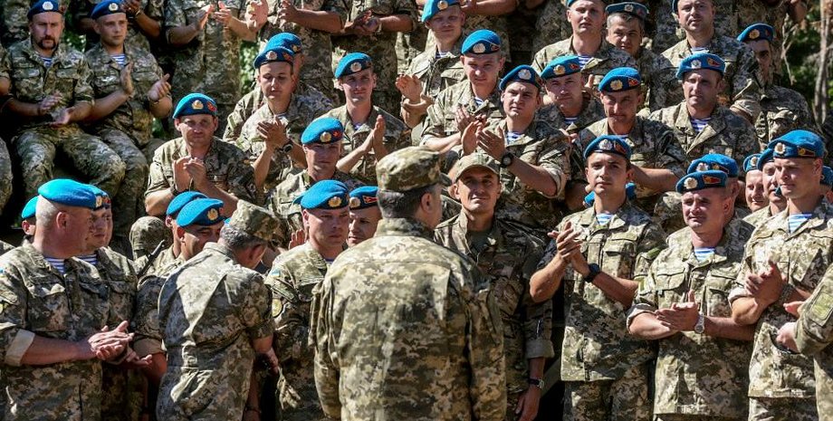 Петр Порошенко в Славянске, 2 августа 2015 г. / Фото пресс-службы президента