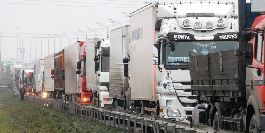 черги вантажівок на кордоні, заборона руху вантажівок, санкції проти Росії, вантажоперевезення в Росії