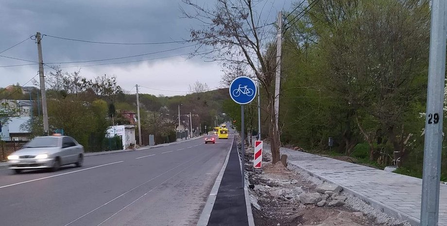 Львів, велодоріжка, велосипедисти, худі, курйоз,