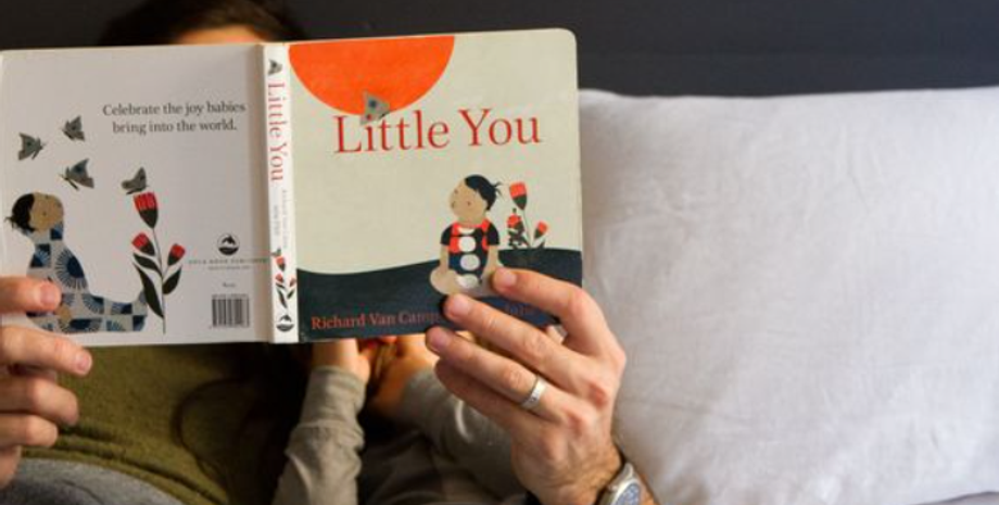 Чтение книг, как научиться читать, мотивационный лидер, видео, TikTok, блогер, курьезы, США