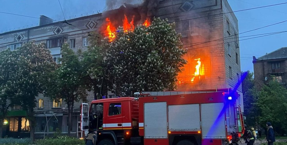 Последствия атаки ВС РФ "шахедами" по Киеву Последствия атаки ВС РФ "шахедами" по Киеву