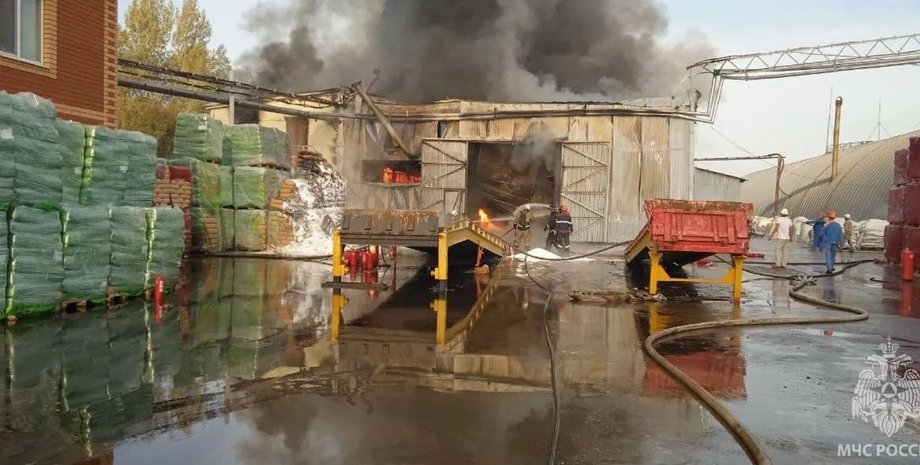 пожар, Россия, Башкирия, завод с химикатами