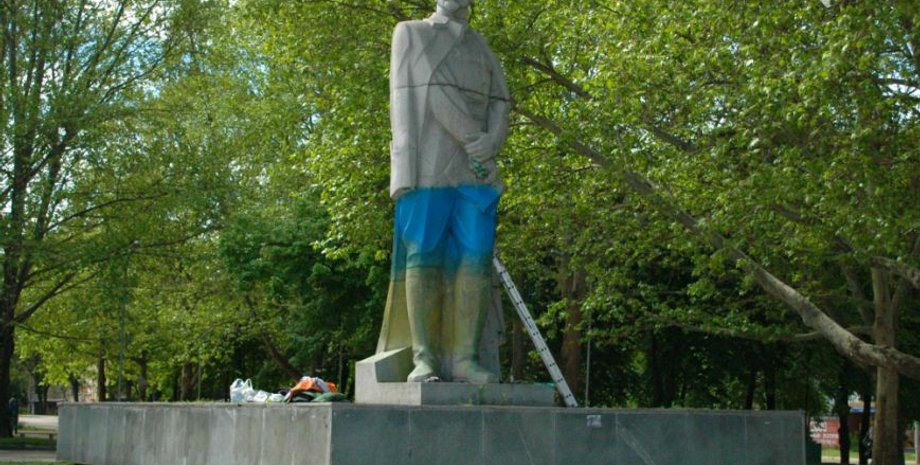 Памятник Дзержинскому в Запорожье / Фото: 061.ua