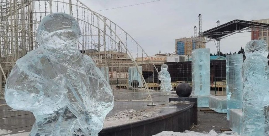 Украшение площади Ленина в Чите