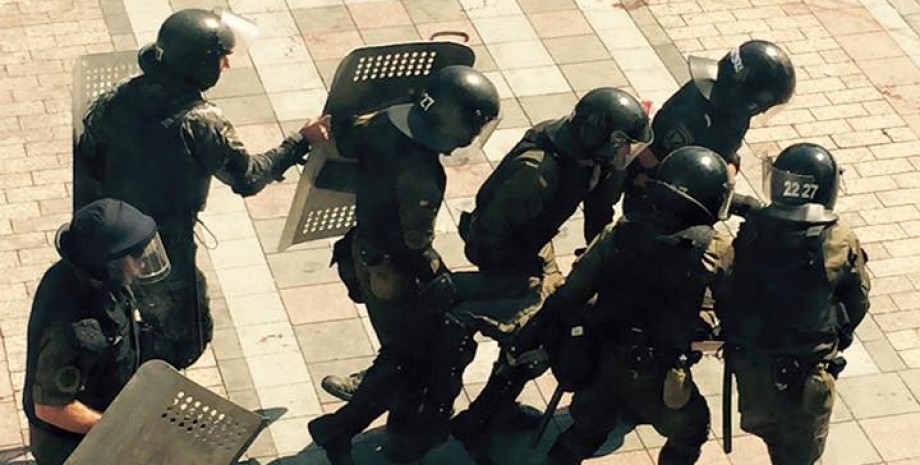 Нацгвардія на Сумському напрямку перед загрозою наступу РФ закоповує протиударні щити Нацгвардія на Сумському напрямку закоповує протиударні щити