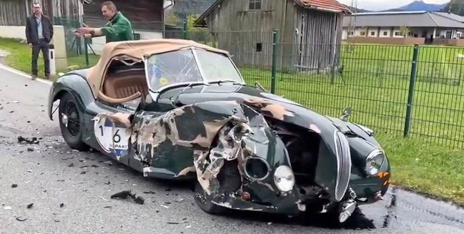 разбитый Jaguar XK120, Jaguar XK120, спорткар Jaguar