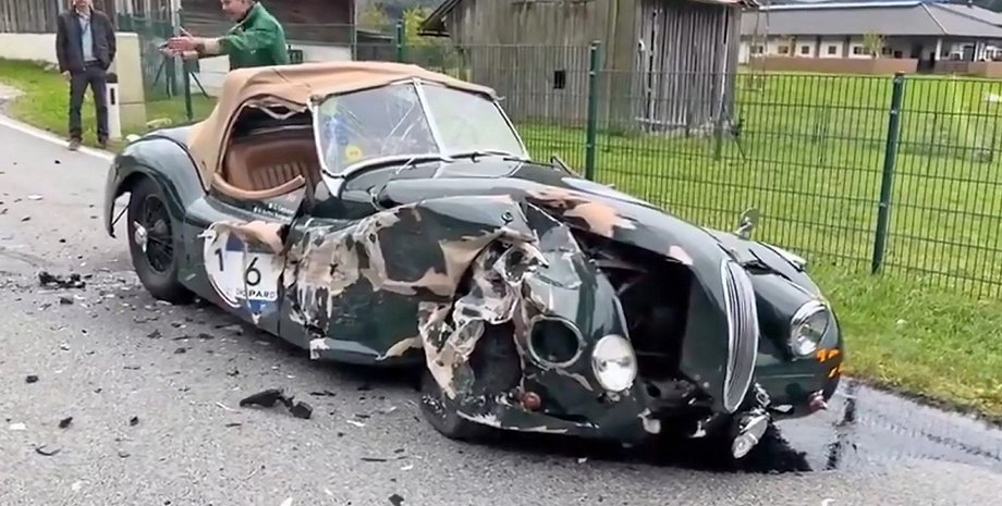 разбитый Jaguar XK120, Jaguar XK120, спорткар Jaguar