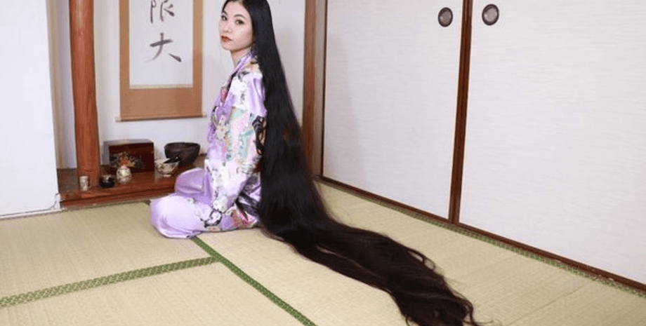 Жінка з довгим волоссям, Рапунцель, волосся, зачіска, модель, хвороба, захворювання, втрата волосся, випадіння волосся,