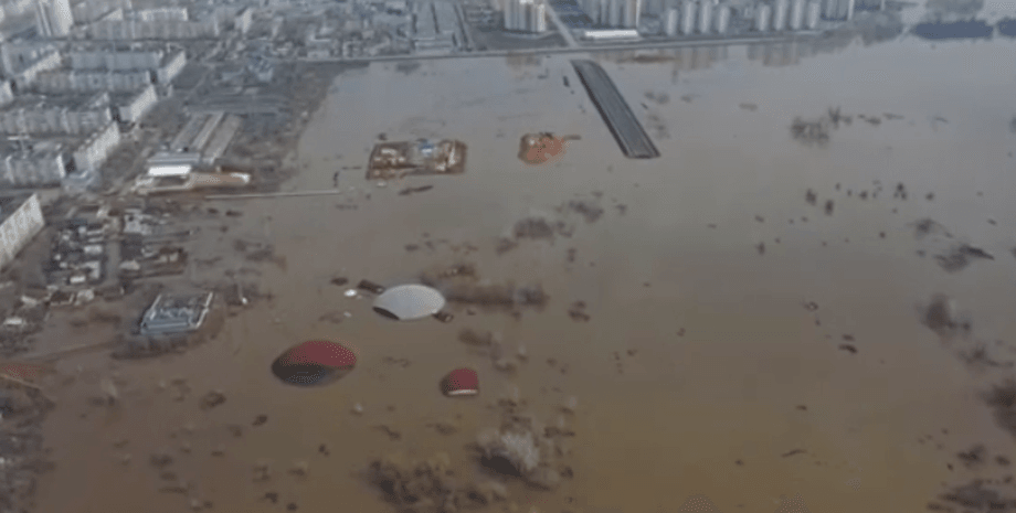 орськ, Прорив греблі в Орську, Maxar, оренбург, урал, Прорив дамби в Орську, приток річки Урал