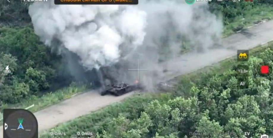 Подбитый танк РФ