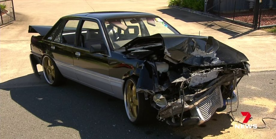 Holden, Holden Commodore VL, Австралія, Механік, Авто, Автомобілі, Відео, Фото, ДТП, Розбиті авто, Аварія, Пошкодження