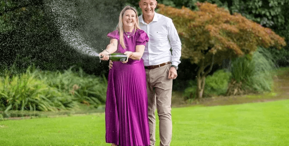 Переможці лотереї, зірвали джекпот, перша покупка, стали мільйонерами, виграли 1 млн, приз, гроші, джекпот, купили ковдри