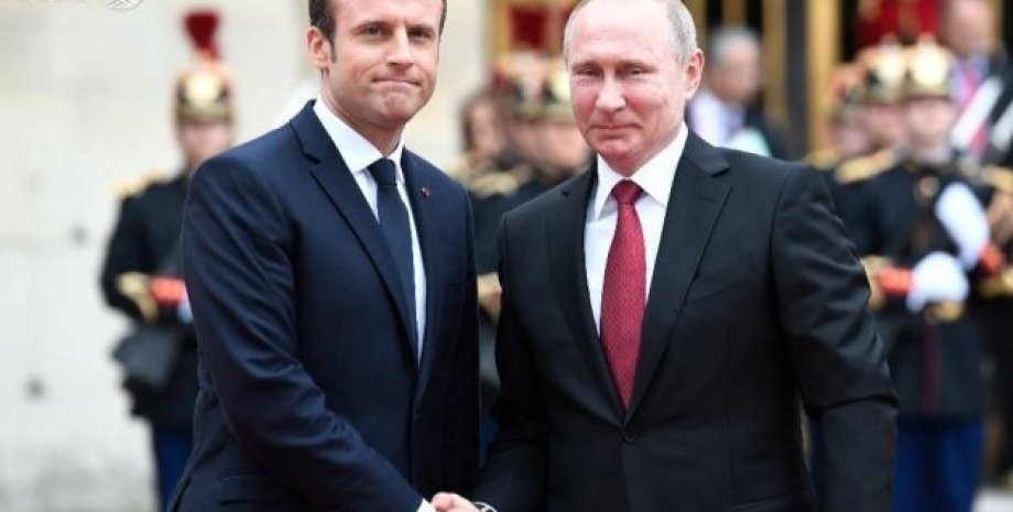 Эммануэль Макрон и Владимир Путин / Фото: AFP