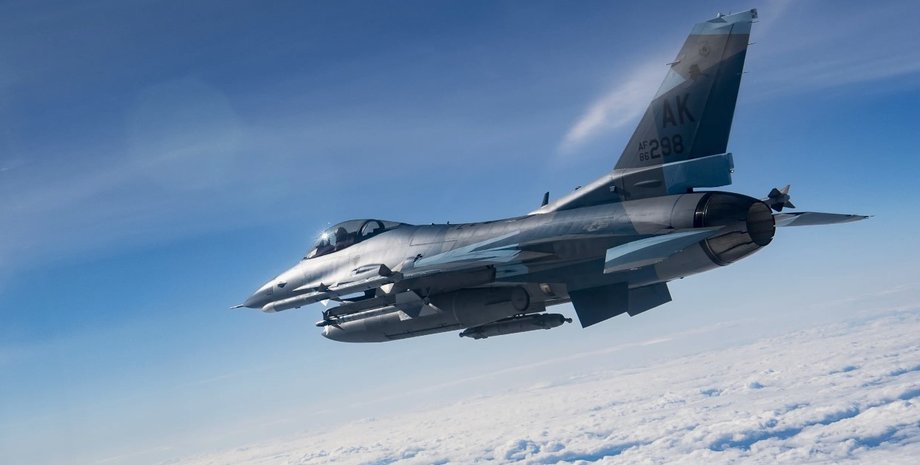 Винищувач F-16