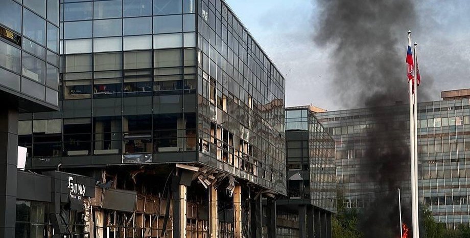 Кронштадт, завод, атака беспилотников, цех, удары, война в Украине