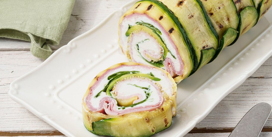 Рулет из кабачков, блюдо из кабачков, вкусное блюдо из кабачков, кабачки рецепт