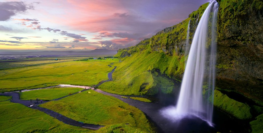 Водоспад в Ісландії