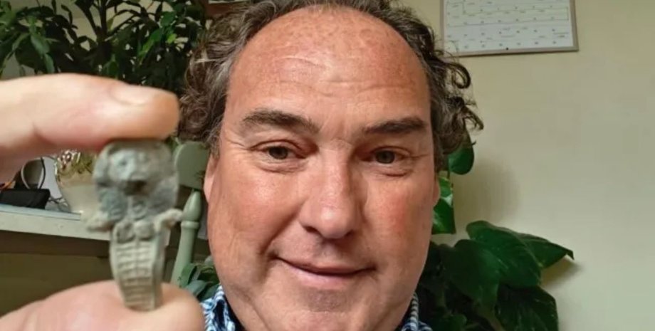 чоловік знайшов древній артефакт