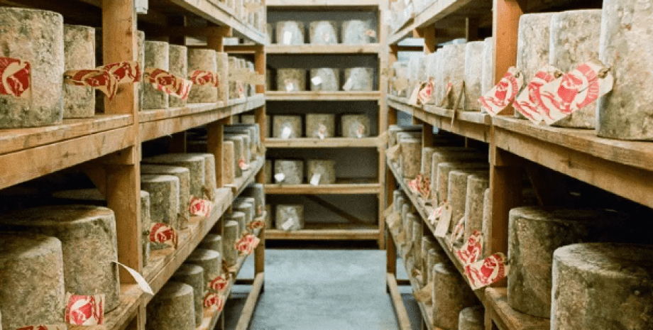 Полиция нашла исполнителя "большого сырного ограбления" в Британии элитный сыр