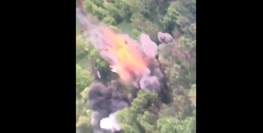 подрыв БТР на мине