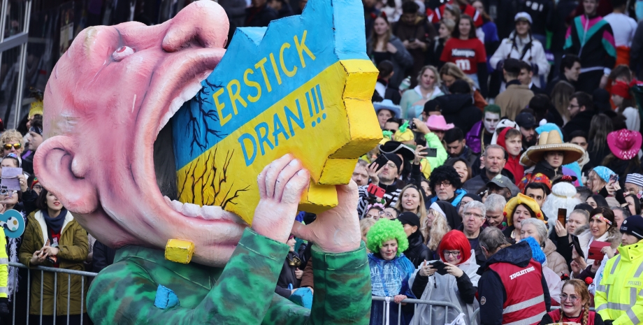карнавал в Германии, традиционный парад, розовый понедельник, сарказм