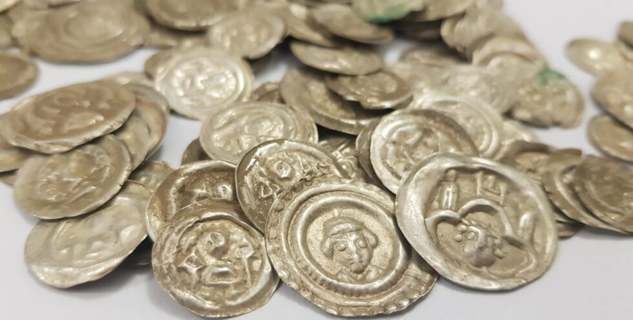 монеты, стол, фото