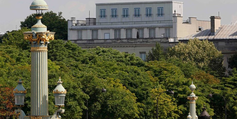 Париж, посольство США