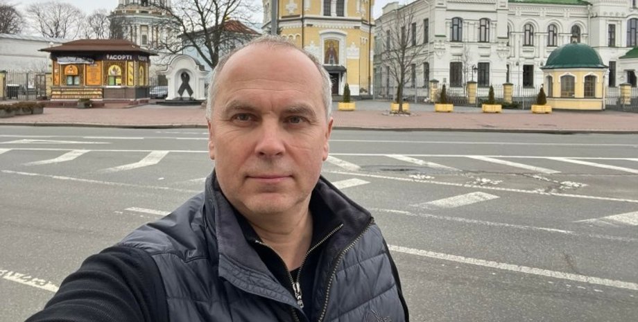 Нестор Шуфрич покинув Україну