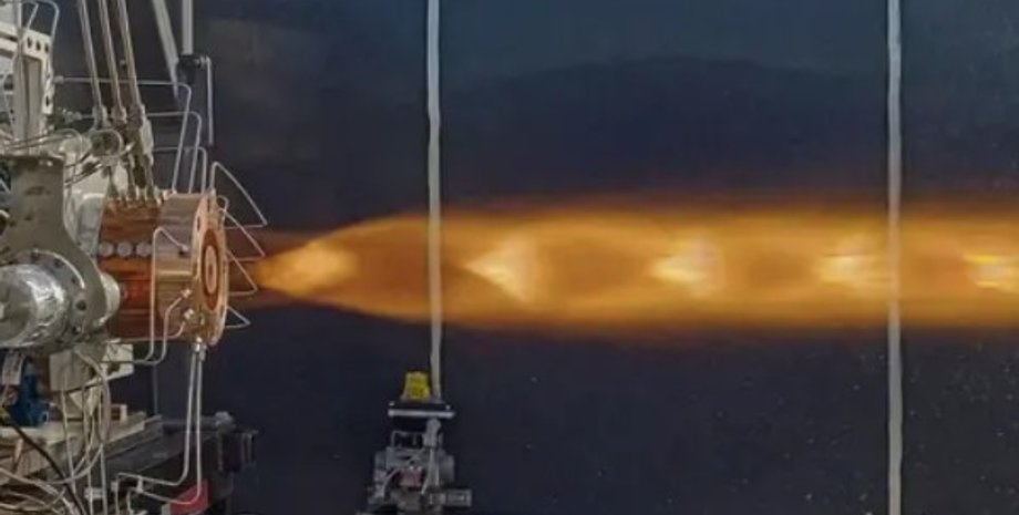 надзвуковий двигун