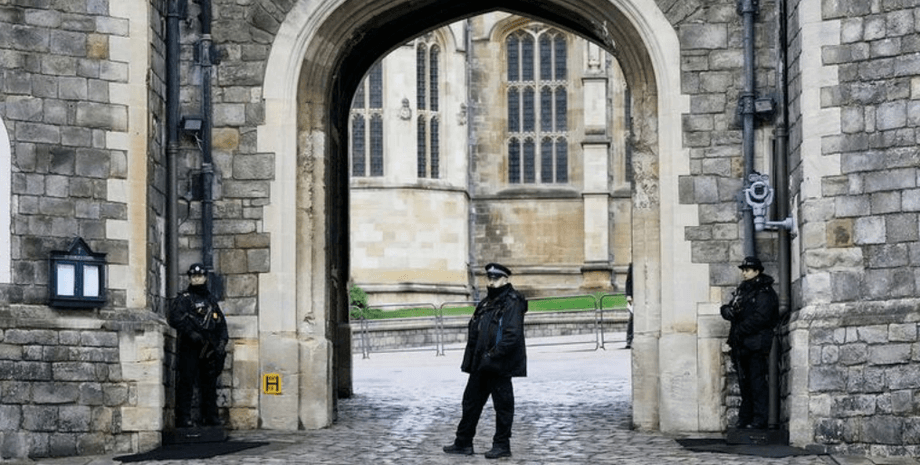 велика британія, віндзорський замок. пограбування, королівська родина, гараж, люди в масках