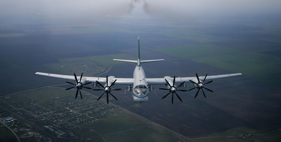 Російський стратегічний бомбардувальник