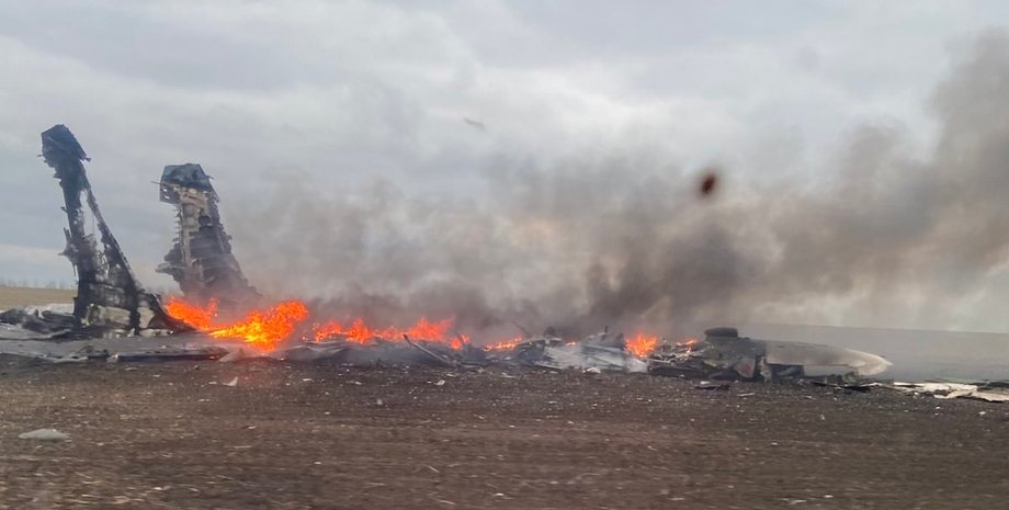 Подбитая вражеская техника., война,