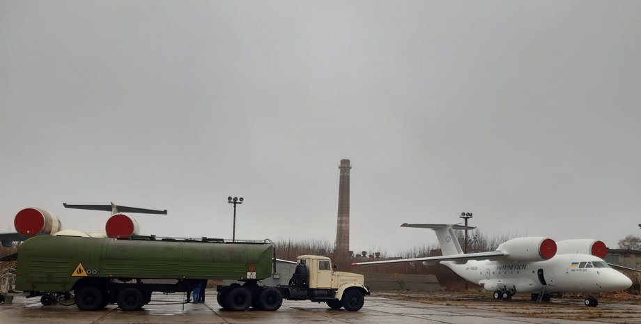 ремонт літаків на хазі