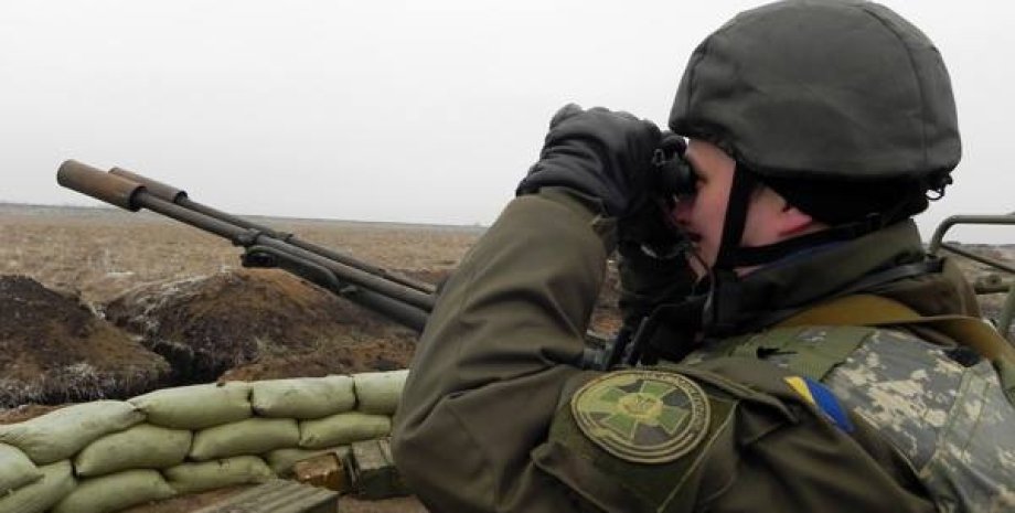 Воин АТО в Донбассе / Фото пресс-центра АТО