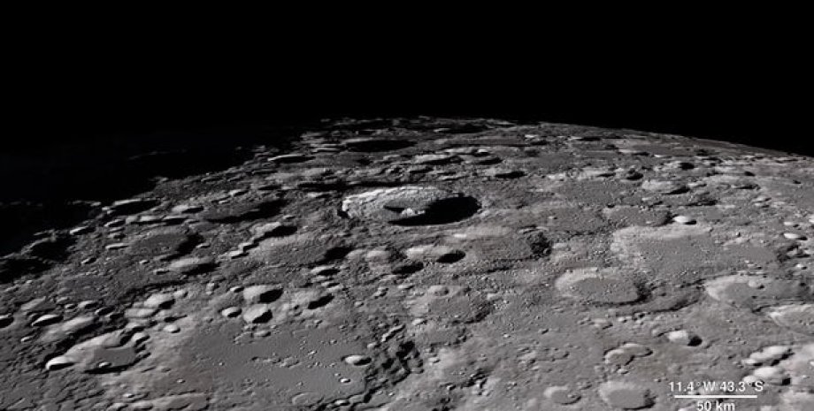 Місяць, поверхня Місяця, кратери