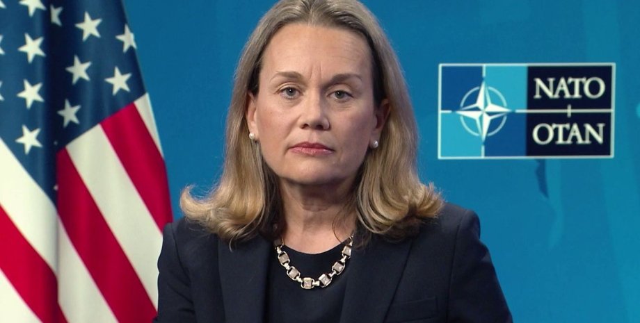 Посол США при НАТО, Джулиана Смит