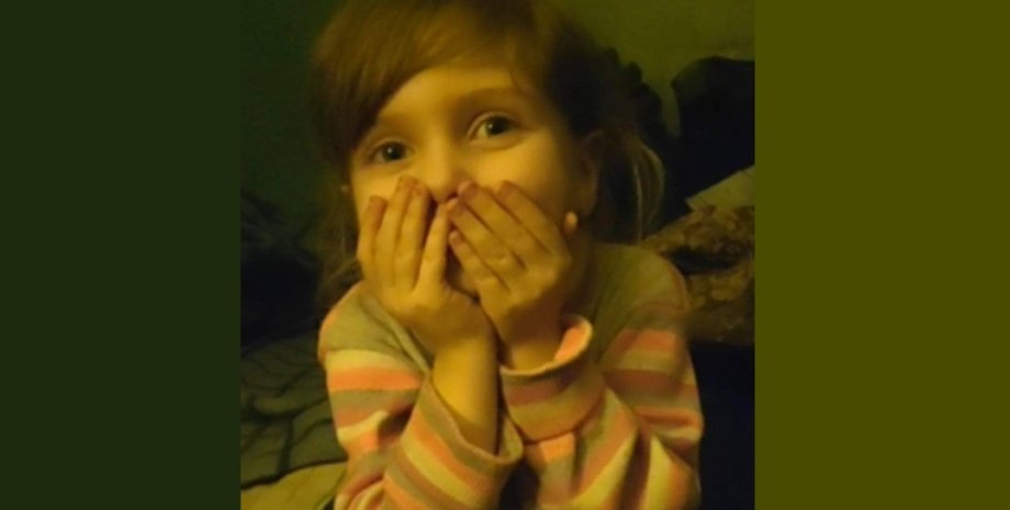 Чотирирічна Аліса з Маріуполя з мамою.